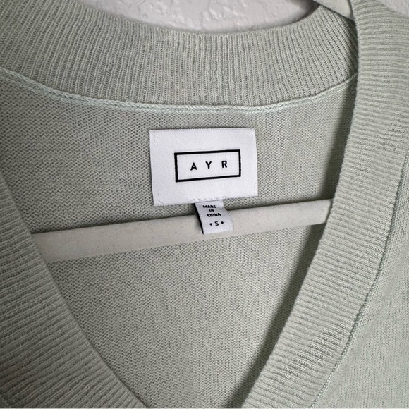 AYR 100% Cashmere V-Neck Sweater Light Sage Green Women’s Size S - Picture 5 of 9